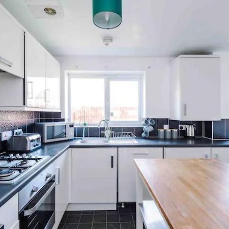 Spacious 5 Bedroom Home Hosted By Mcr Dens Mánchester Exterior foto